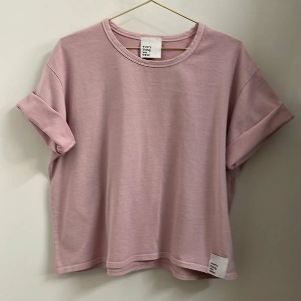 Anorak Every Thing We Wear Michelle Boxy Cut T-shirt Organic Cotton Strawberry Ice Cream 1 Anorak Every Thing We Wear Michelle Boxy Cut T-shirt Organic Cotton Strawberry Ice Cream