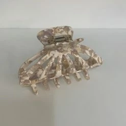 Anorak Hollow Claw Clip Hair Accessory Pink Marl