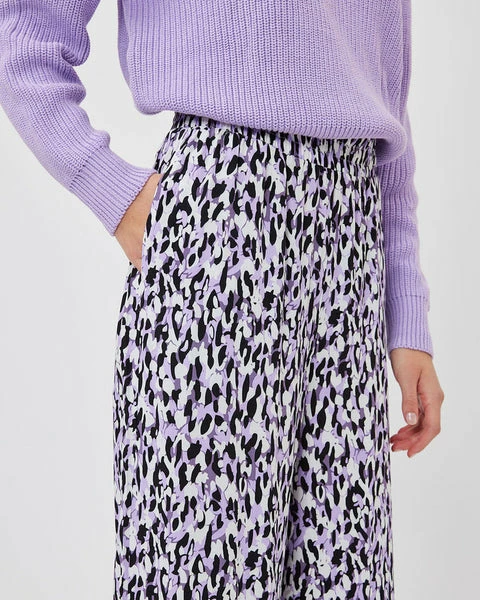 Anorak Minimum Cikka Loose Fit Print Fabric Trousers Lilac Black White Abstract Print 2 Anorak Minimum Cikka Loose Fit Print Fabric Trousers Lilac Black White Abstract Print