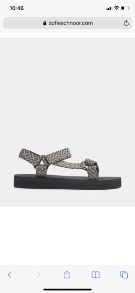 Anorak Sofie Schnoor Trekkie Tech Sandal 1 Anorak Sofie Schnoor Trekkie Tech Sandal