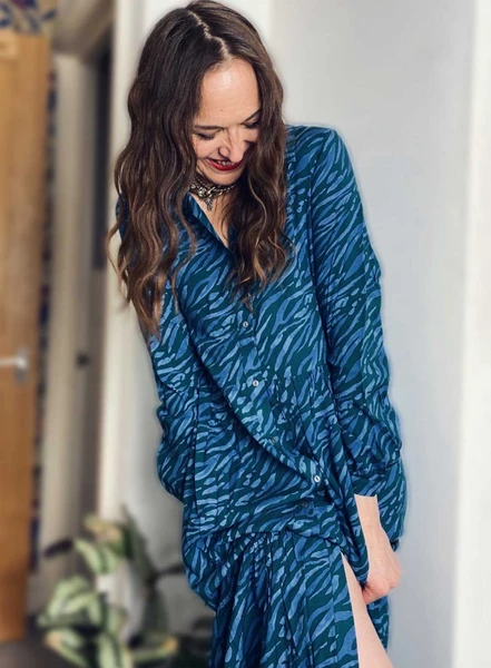 Anorak Blue Tiger Print Tiered Midi Dress 3 Anorak Blue Tiger Print Tiered Midi Dress